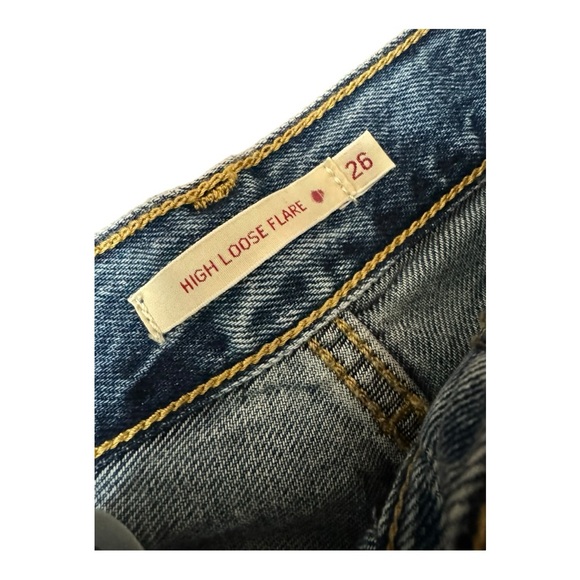 LEVI’S | High Loose Flare Jeans in Take Notes Medium Wash, Size 26 - Picture 8 of 11